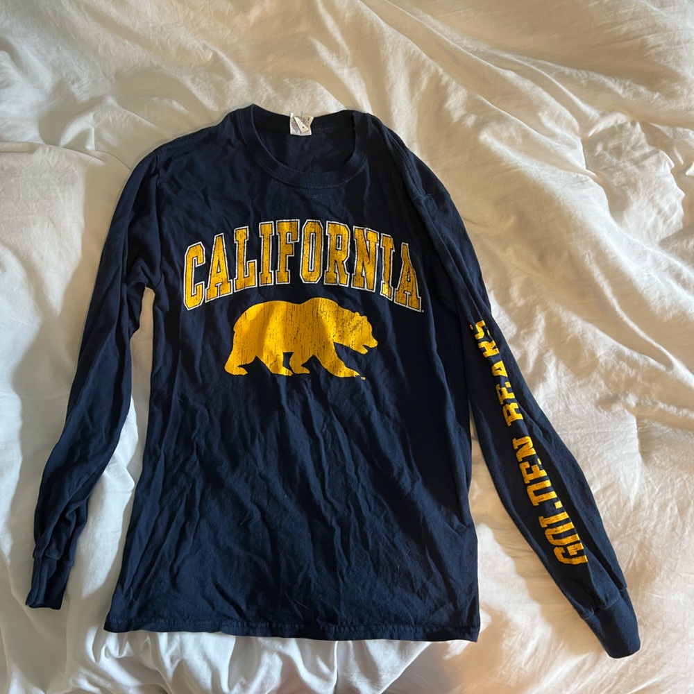 university of california golden beats long sleeve. never worn before.